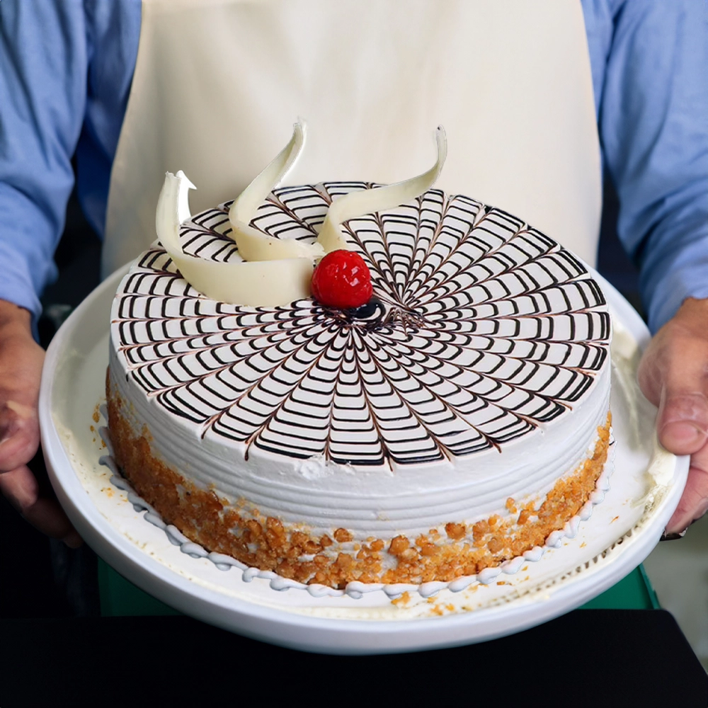 A 1.5 kg of Butterscotch Crunch Cake