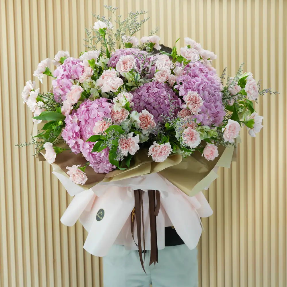bouquet of 5 pink hydrangeas, 30 pink carnations, 10 white alstroemeria