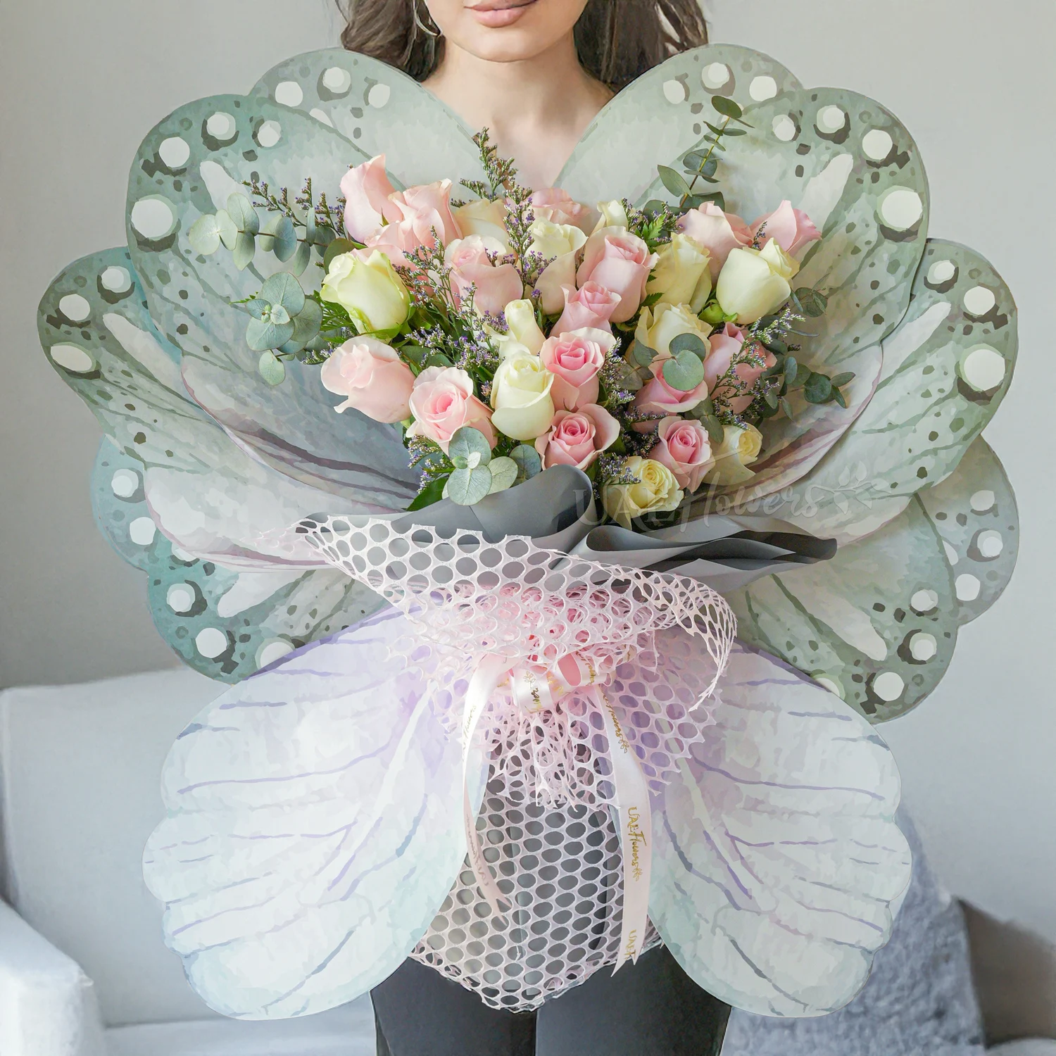 15 pink roses and 10 white roses